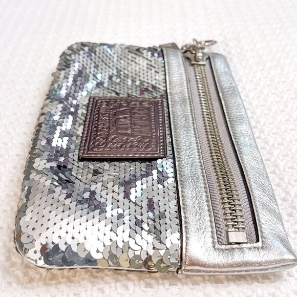 Coach Poppy Silver Sequin Wristlet Purse Handbag Wallet Clutch - Picture 4 of 11